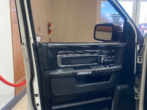 Used 2017 RAM 1500 Limited image 16