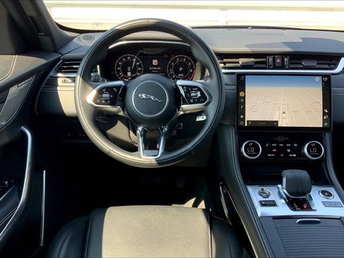 Used 2025 Jaguar F-PACE R-Dynamic S image 5