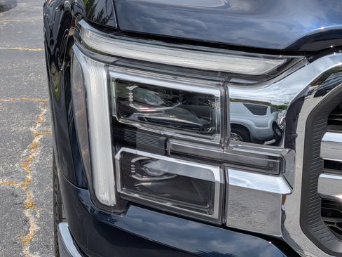 Used 2024 Ford F150 Lariat AWD/4WD image 10