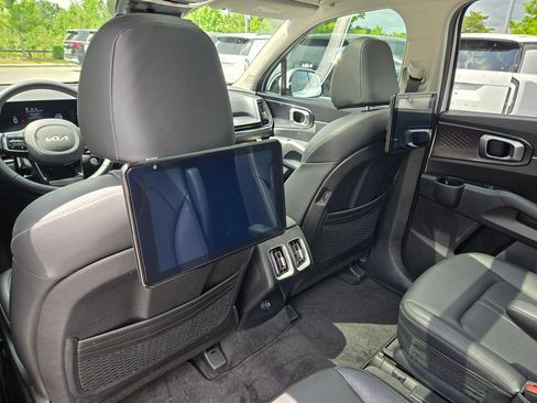 Used 2025 Kia Sorento EX w/ Panoramic Sunroof Package FWD image 32