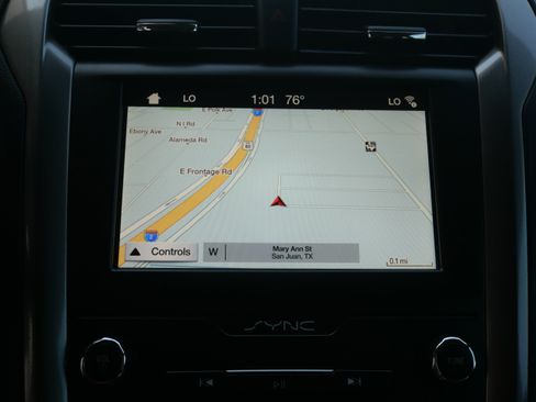 Used 2019 Ford Fusion SE image 25