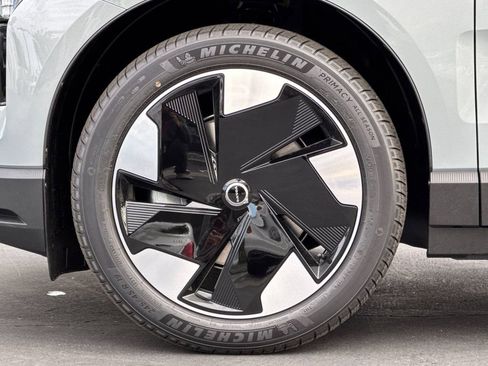 New 2026 Volvo EX30 Plus w/ Climate Package RWD image 24