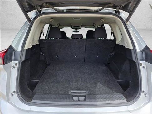 Used 2024 Nissan Rogue SV FWD image 6