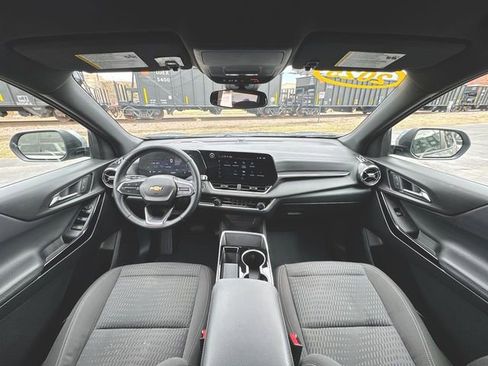 Used 2025 Chevrolet Equinox LT image 20