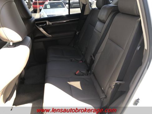 Used 2016 Lexus GX 460 w/ Premium Package image 17