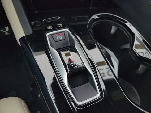 Used 2025 Audi Q5 Premium Plus w/ Premium Plus image 27