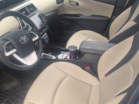 Used 2016 Toyota Prius Four image 19