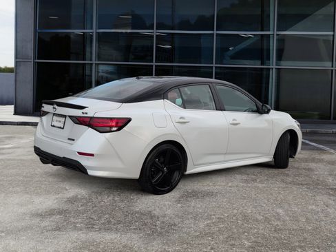 Used 2023 Nissan Sentra SR w/ Midnight Edition Package image 4