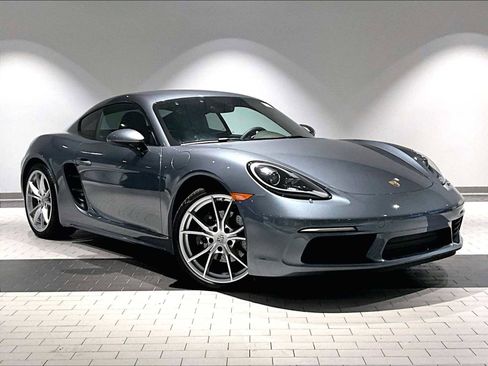 Used 2025 Porsche 718 Cayman w/ Premium Package image 12