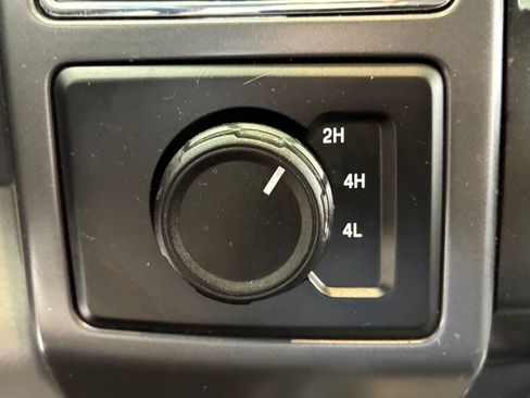 Used 2020 Ford F150 XLT w/ Equipment Group 302A Luxury AWD/4WD image 36
