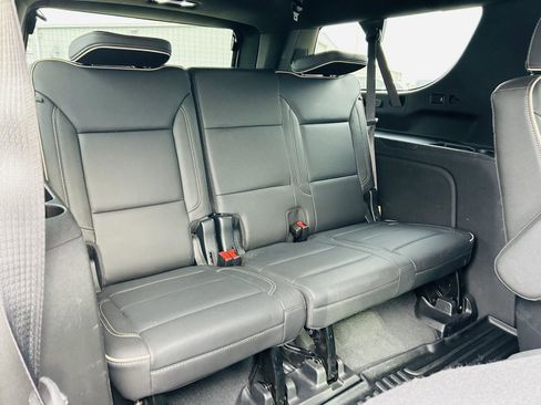 Used 2022 Chevrolet Suburban Premier image 40