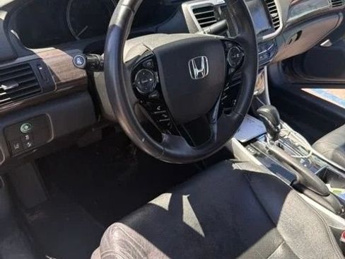 Used 2017 Honda Accord EX-L image 24