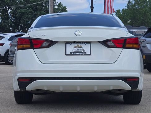 Used 2022 Nissan Altima 2.5 S FWD image 14