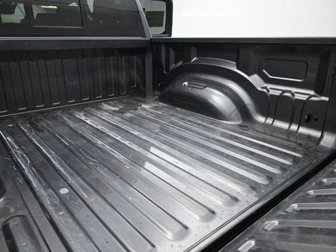 Used 2022 RAM 1500 Laramie AWD/4WD image 17
