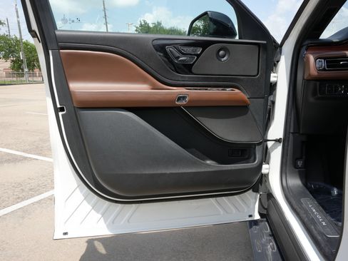 Used 2023 Lincoln Aviator Reserve RWD image 19