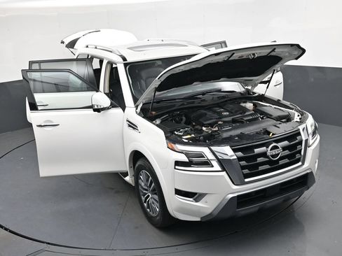 Used 2024 Nissan Armada SL w/ Captain's Chairs Package RWD image 47