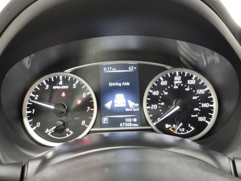 Used 2017 Nissan Sentra SR w/ Driver's Assist Package FWD image 27