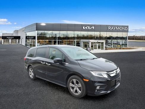 Used 2018 Honda Odyssey EX image 10
