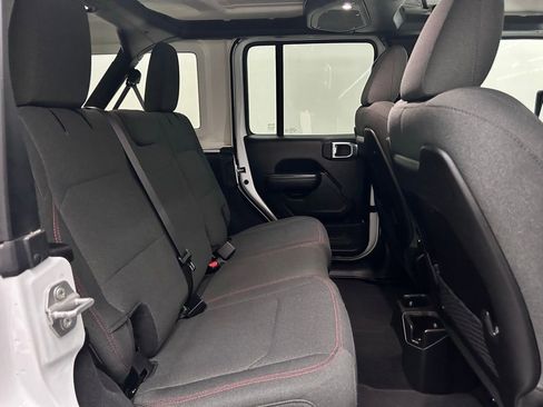 Certified 2025 Jeep Wrangler Unlimited Rubicon image 15