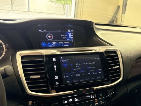 Used 2017 Honda Accord EX-L image 20
