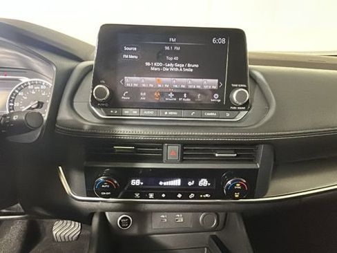 Used 2023 Nissan Rogue SV AWD/4WD image 24