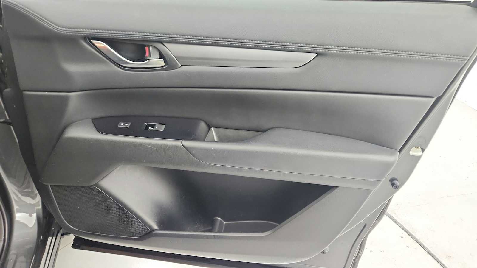 Used 2020 MAZDA CX-5 Touring FWD image 24