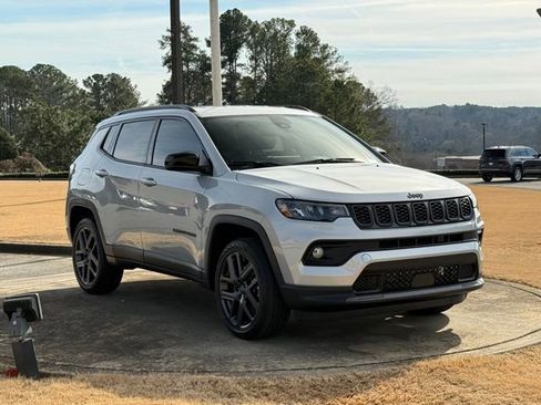 New 2026 Jeep Compass Latitude image 9