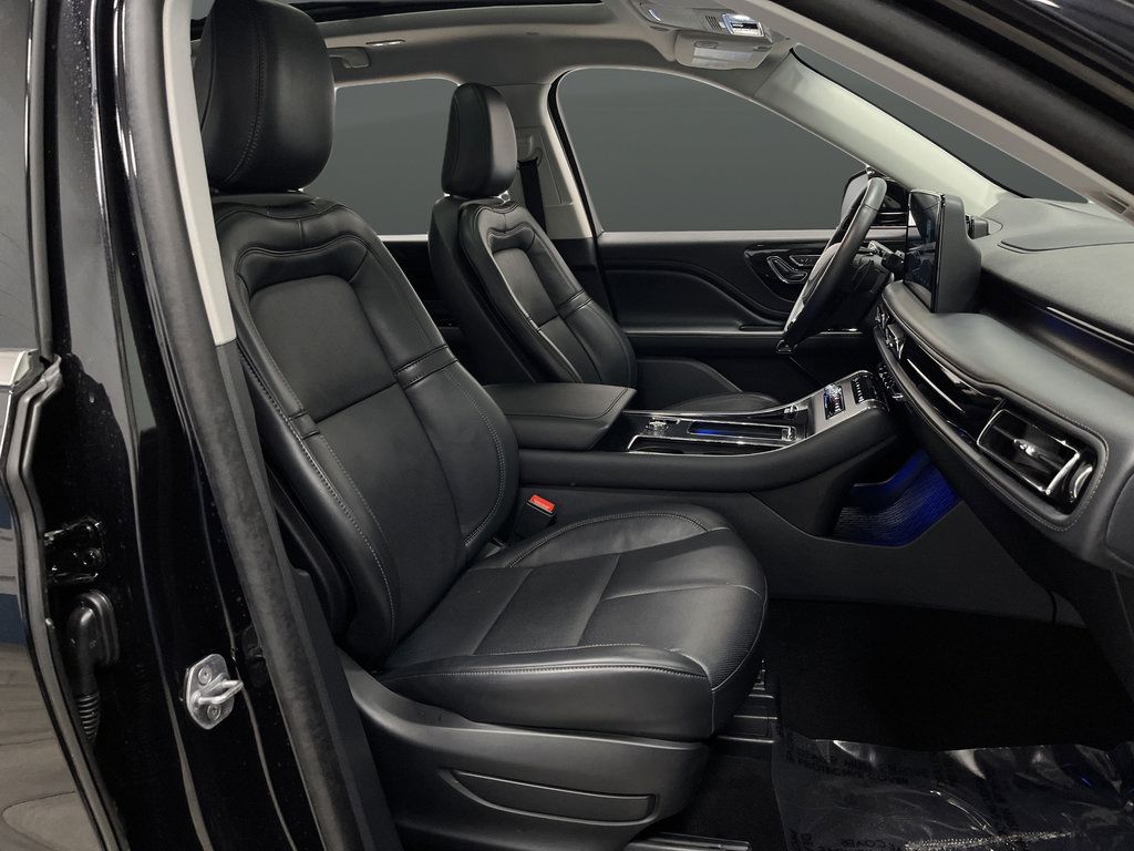 Used 2025 Lincoln Aviator Reserve AWD/4WD image 32