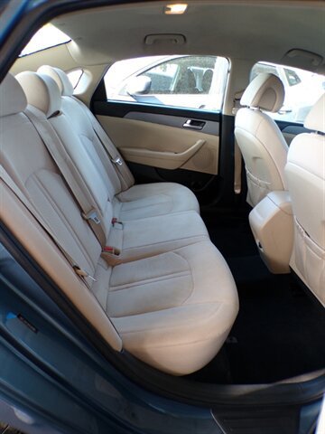 Used 2017 Hyundai Sonata SE FWD image 22