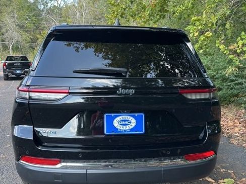 Used 2022 Jeep Grand Cherokee Limited 4xe image 10