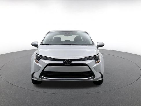 Used 2025 Toyota Corolla LE FWD image 2
