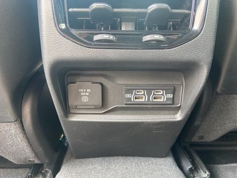 Used 2023 Jeep Grand Cherokee Altitude image 15