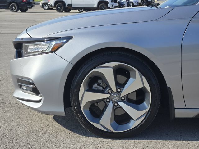 Used 2018 Honda Accord Touring image 8