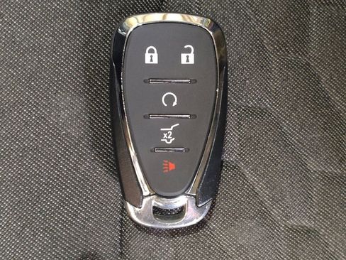 Used 2018 Chevrolet Equinox LT image 32