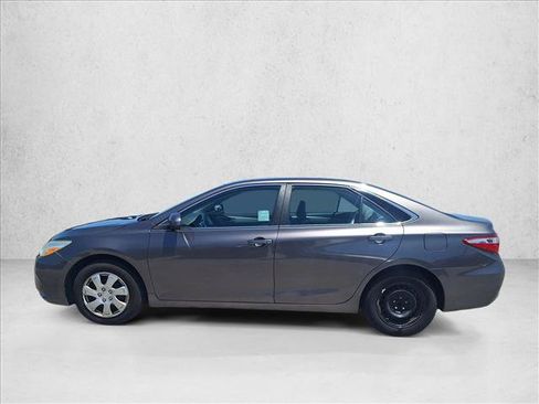 Used 2016 Toyota Camry LE FWD image 8