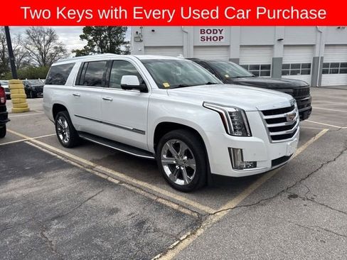 Used 2016 Cadillac Escalade ESV Luxury image 2