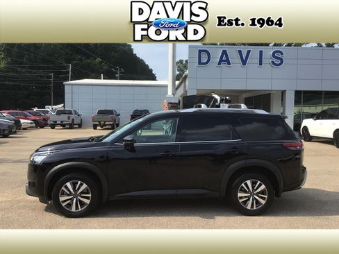 Used 2024 Nissan Pathfinder SL FWD image 4