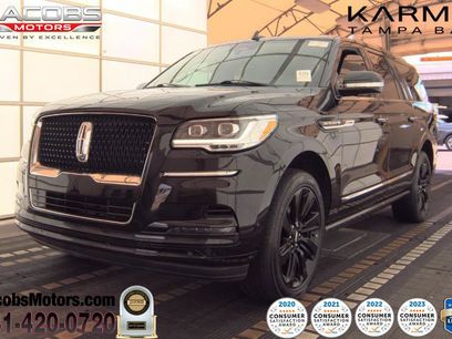 Used 2022 Lincoln Navigator L Reserve w/ Monochromatic Package