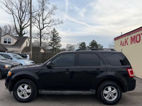 Used 2011 Ford Escape XLT image 3