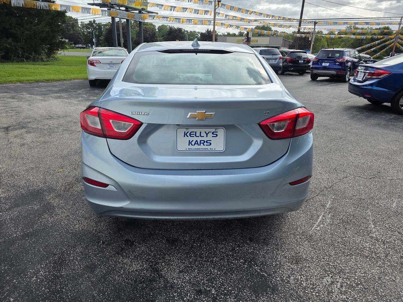 Used 2017 Chevrolet Cruze LT w/ Convenience Package FWD image 7