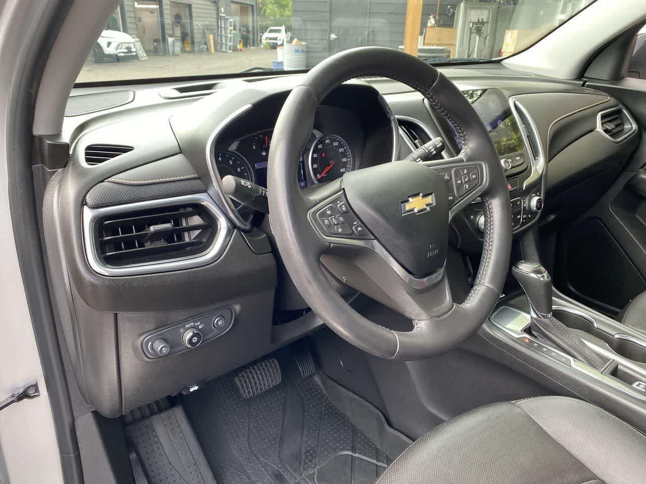 Used 2021 Chevrolet Equinox Premier FWD image 2