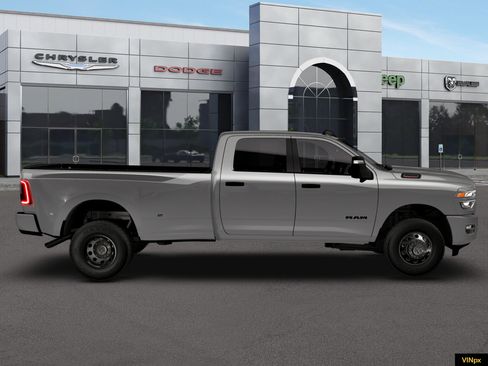 New 2026 RAM 3500 Big Horn AWD/4WD image 9