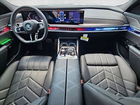 New 2025 BMW 760i xDrive w/ Executive Package image 19