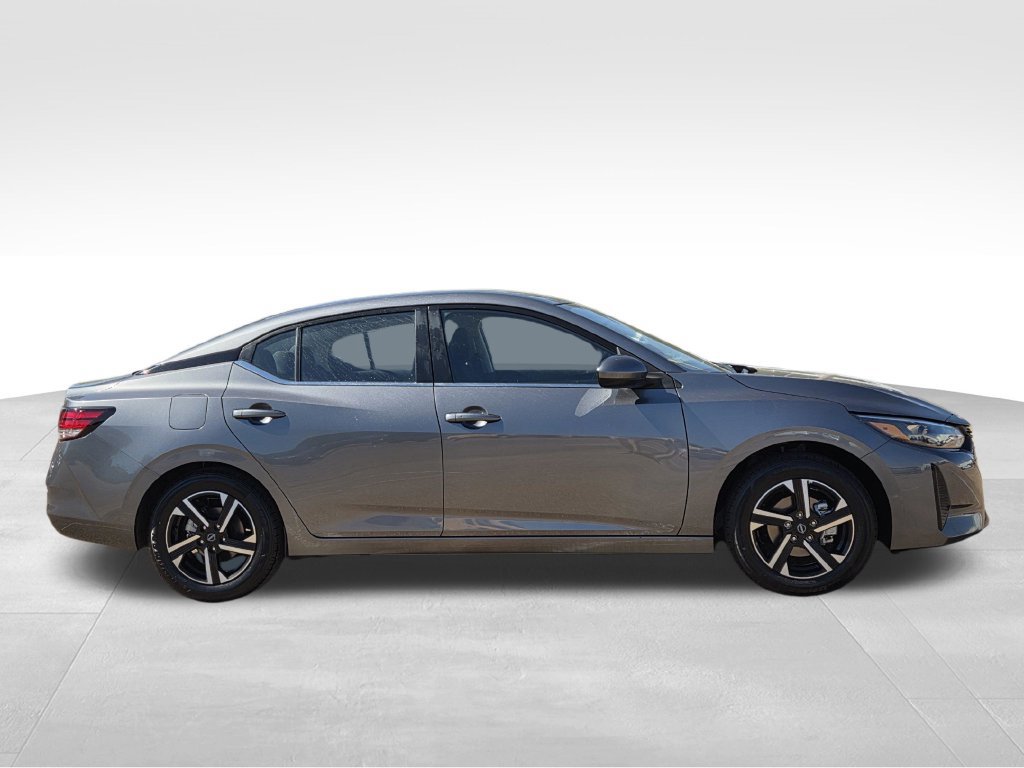 Used 2025 Nissan Sentra SV FWD image 5
