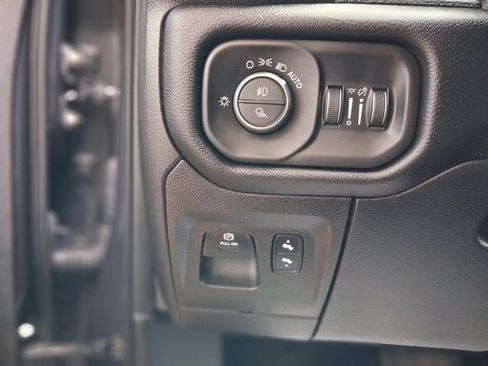 Used 2020 RAM 1500 Laramie AWD/4WD image 15