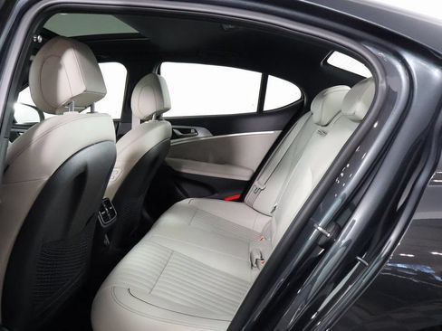 Used 2023 Genesis G70 2.0T w/ Sport Prestige Package RWD image 11