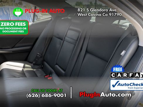 Used 2016 Lexus IS 200t RWD image 10