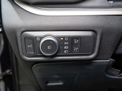 Used 2022 Ford Explorer XLT w/ Equipment Group 202A image 31