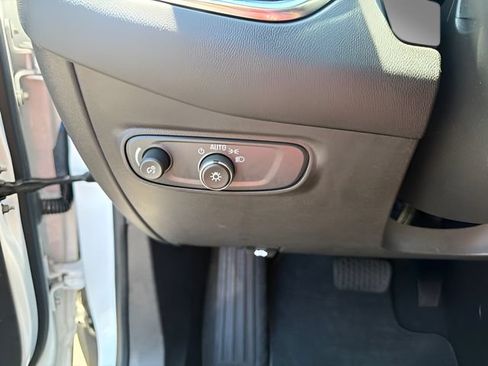 Used 2023 Chevrolet Equinox LT w/ Driver Convenience Package AWD/4WD image 17