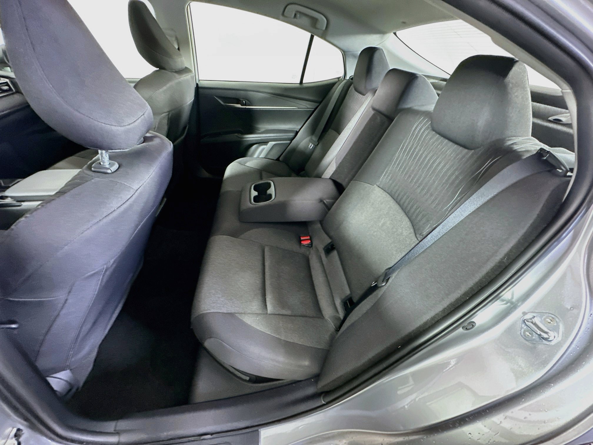 Used 2025 Toyota Camry LE FWD image 28